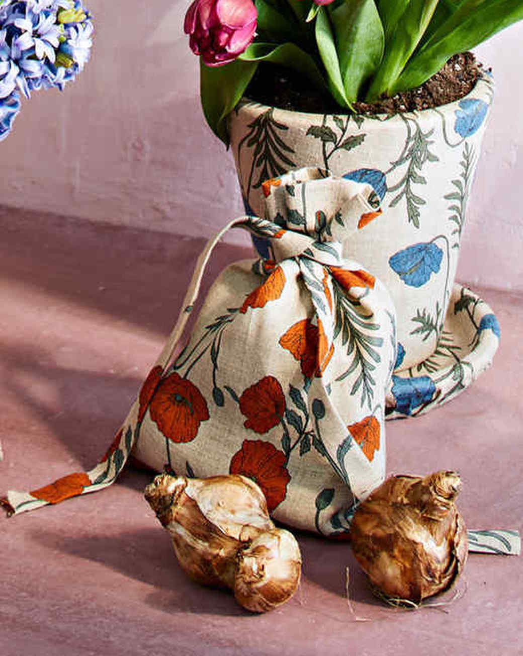 floral-print linen bulb bag