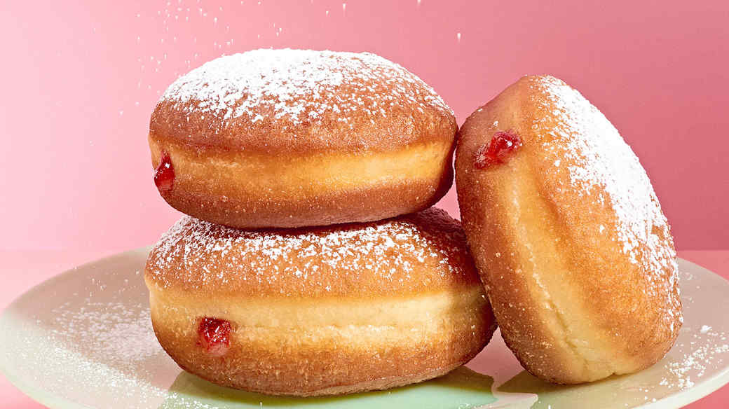 strawberry-jam-filled-doughnuts-7182-172-msl1018_horiz.jpg