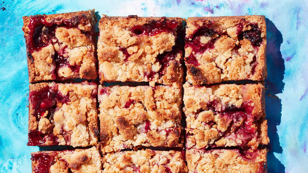 plum and blackberry cornmeal almond crumb bars