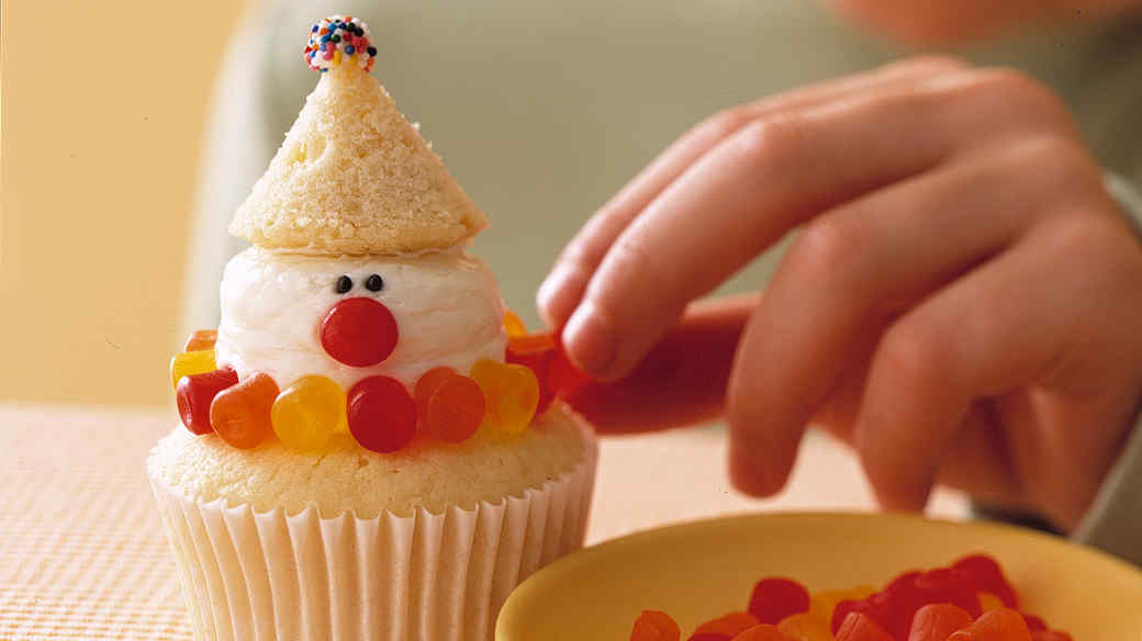 Vanilla Cupcakes With Buttercream Icing