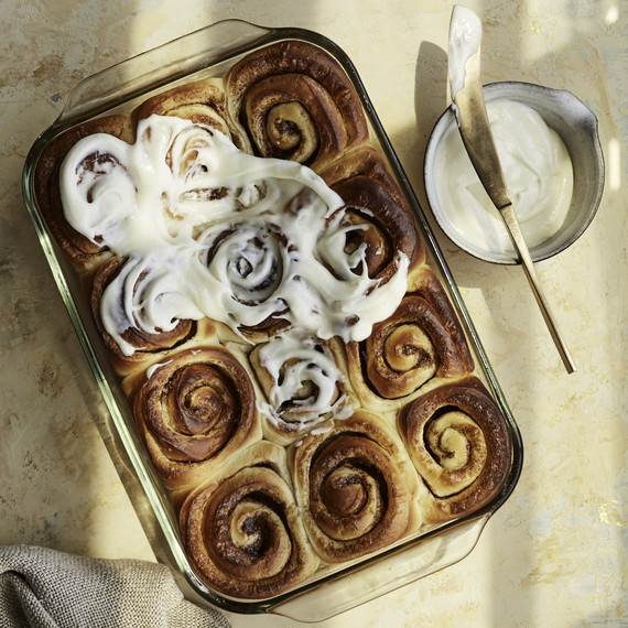 icing cinnamon rolls icing cinnamon rolls