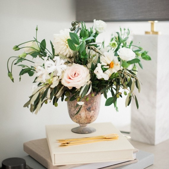blush-roses_0116.jpg (skyword:225733)