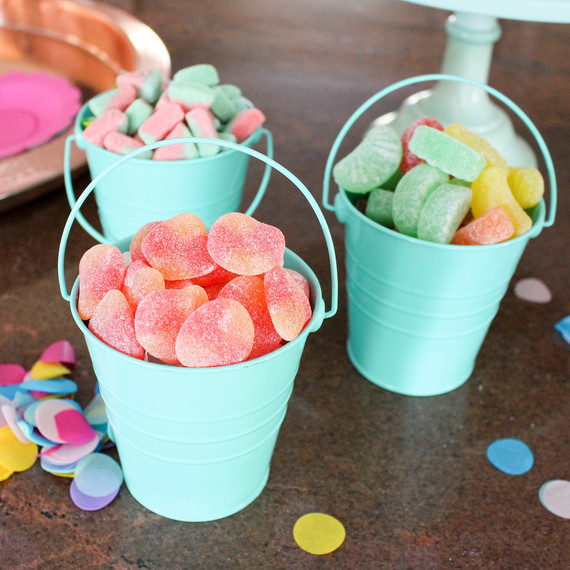 candy_buckets_0416.jpg (skyword:302949)