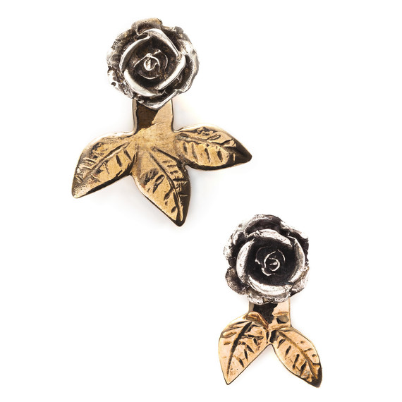rose-earrings.jpg (skyword:226215)