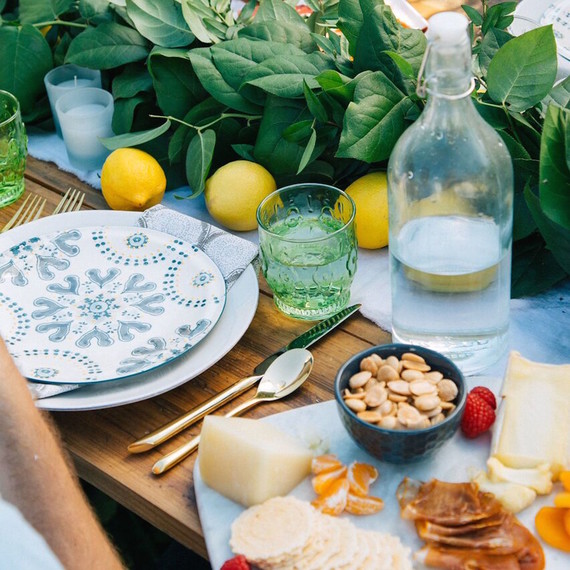 dinner3party8.4.jpg (skyword:313665)