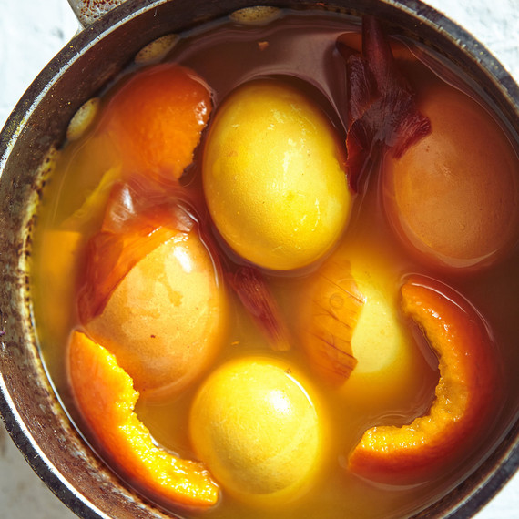 eggs-in-dye-0316.jpg (skyword:235358)