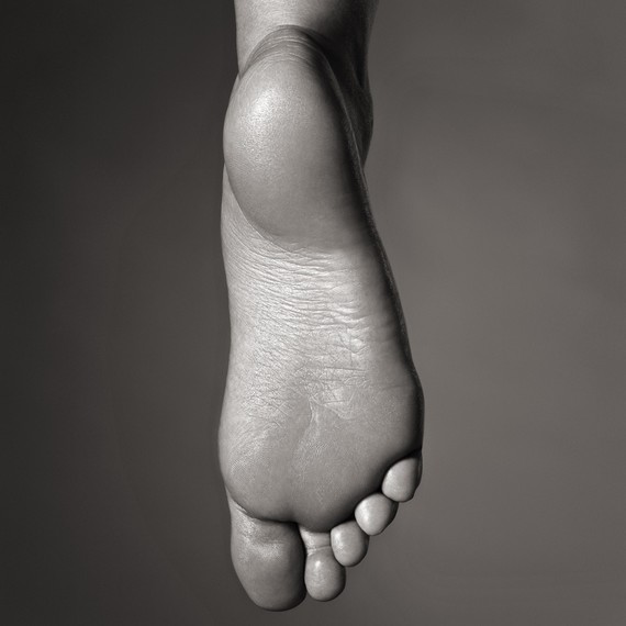 mbd107302feet193.jpg