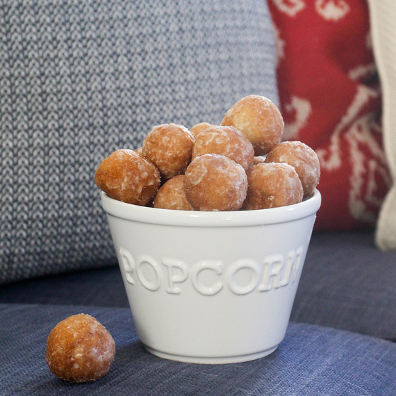 Popcorn_doughnuts_0323.jpg (skyword:242824)