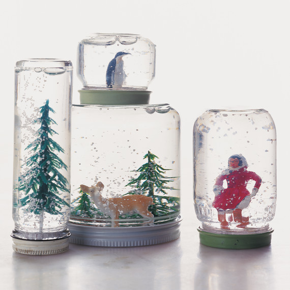 gt065_snowglobes1.jpg