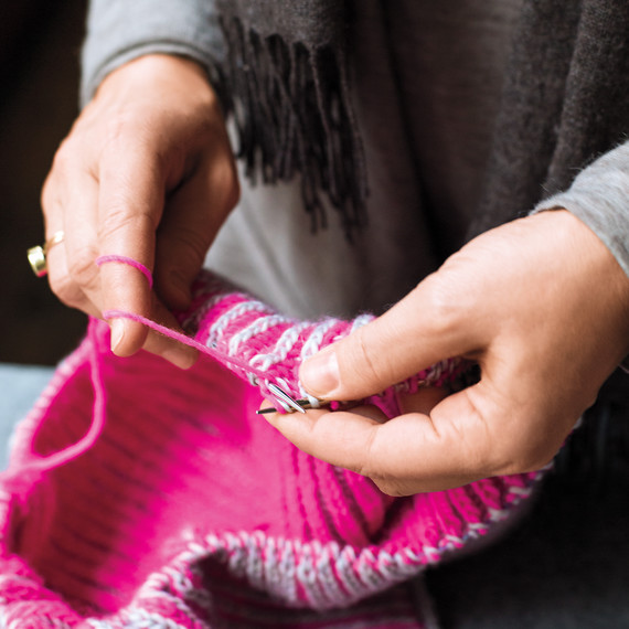 knitting-md110821.jpg