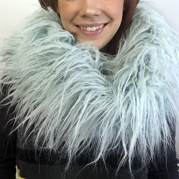 infinity-scarf-diy.jpg (skyword:360139)