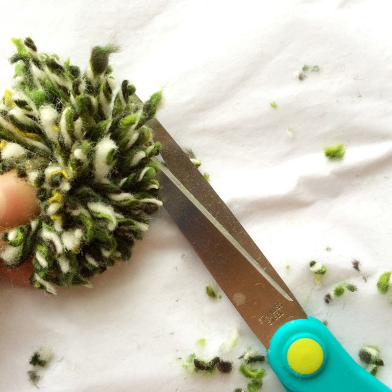 yarn-pompom-2-1214.jpg