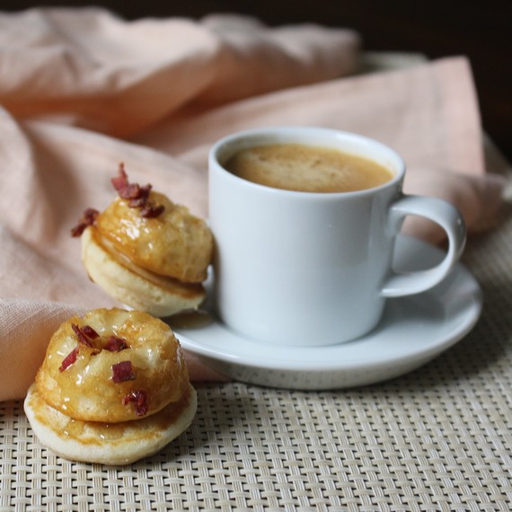 Pancake_Maple_Bacon_Doughnut.jpg (skyword:242620)