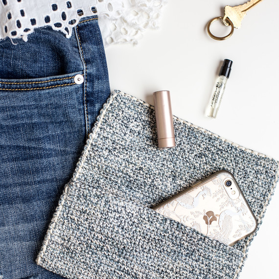 crochet-clutch-7133.jpg (skyword:307090)