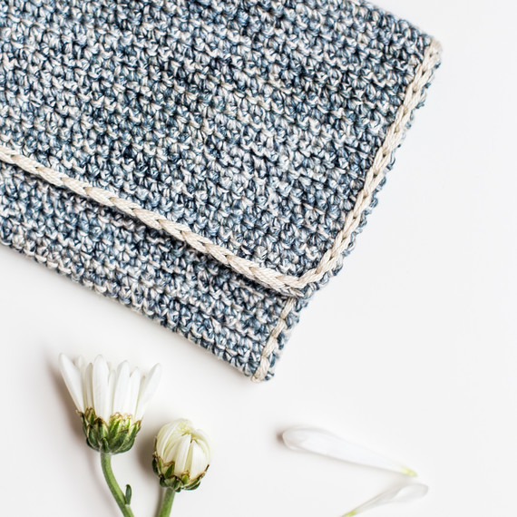crochet-clutch-7170.jpg (skyword:307089)