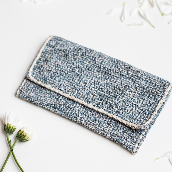 crochet-clutch-7180.jpg (skyword:307337)