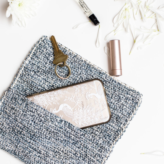 crochet-clutch-7186.jpg (skyword:307306)