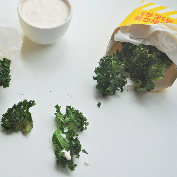 kale-chips-dip-0216.jpg (skyword:229613)