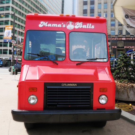 red-food-truck-1016.jpg (skyword:349336)