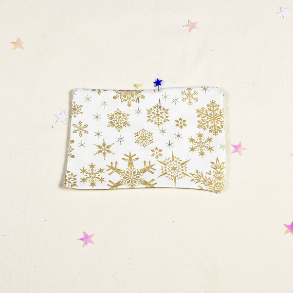 sew-fab-bow-1215-10.jpg (skyword:212928)