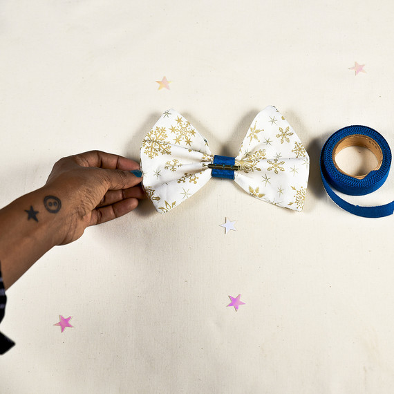 sew-fab-bow-1215-16.jpg (skyword:212929)