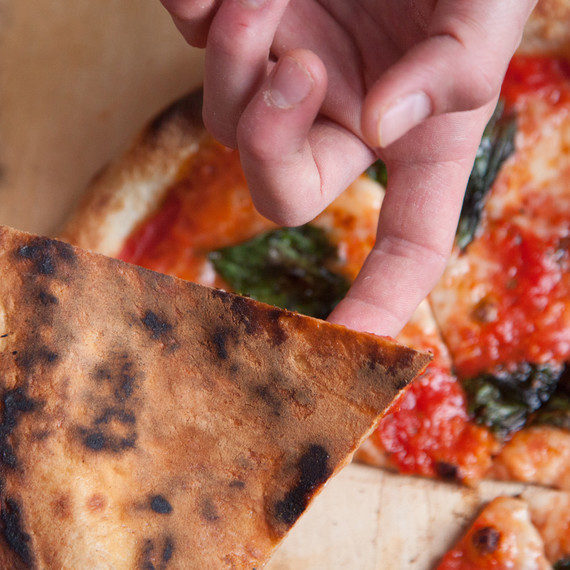 chefstepspizzacrust2.jpg (skyword:352366)