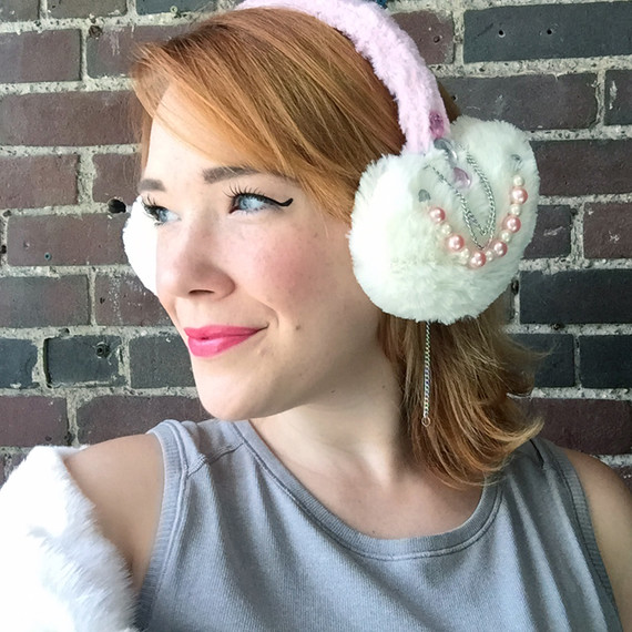 finished-ear-muffs-1.jpg (skyword:346847)