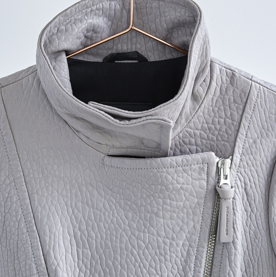 Simple Steps To Clean And Protect Your Leather Suede Clothing How To Protect Leather And Suede