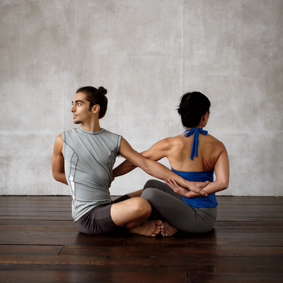 yoga-twist-mbd108026.jpg