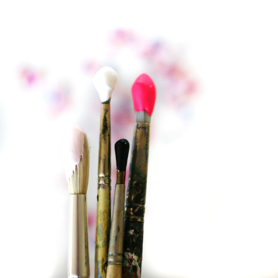 DIY-paint-brush-10-15.jpg (skyword:192697)