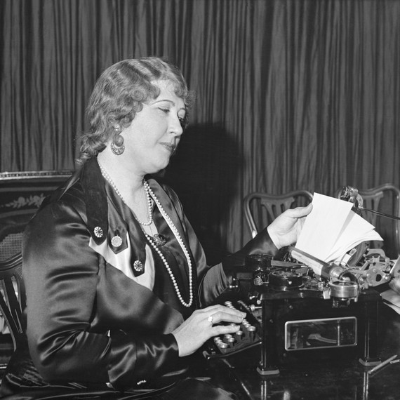 Beulah Louise Henry with one of her inventions. Beulah Louise Henry with one of her inventions.