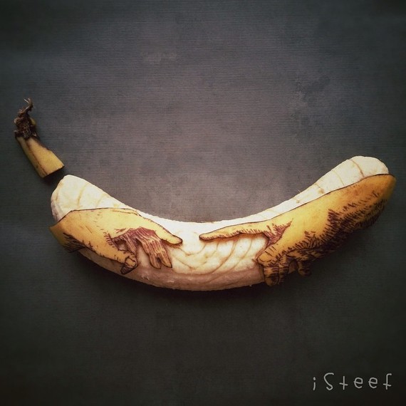 banana-art-hands-0617