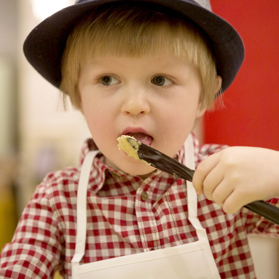 kids-food-hummus-0216.jpg (skyword:226677)