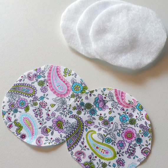 pincushion-step2-0916.jpg (skyword:331128)
