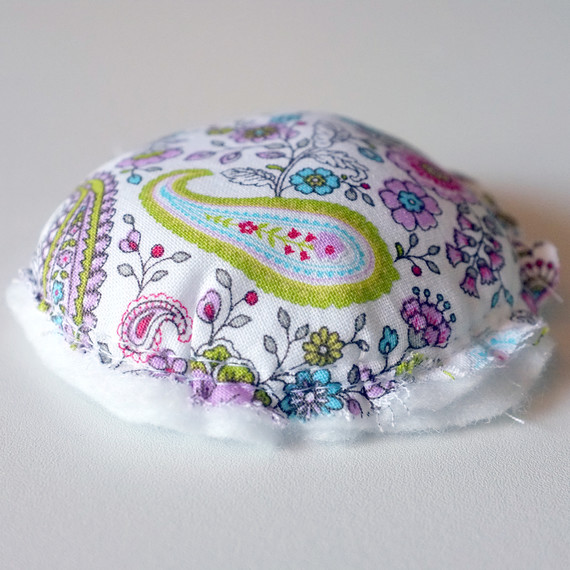 pincushion-step8-0916.jpg (skyword:331157)