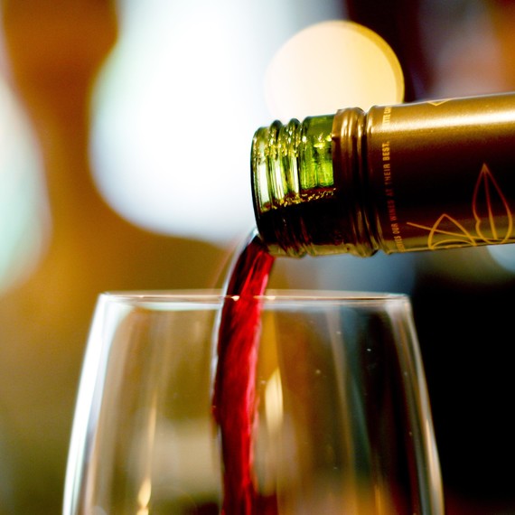 pouring-red-wine-0215