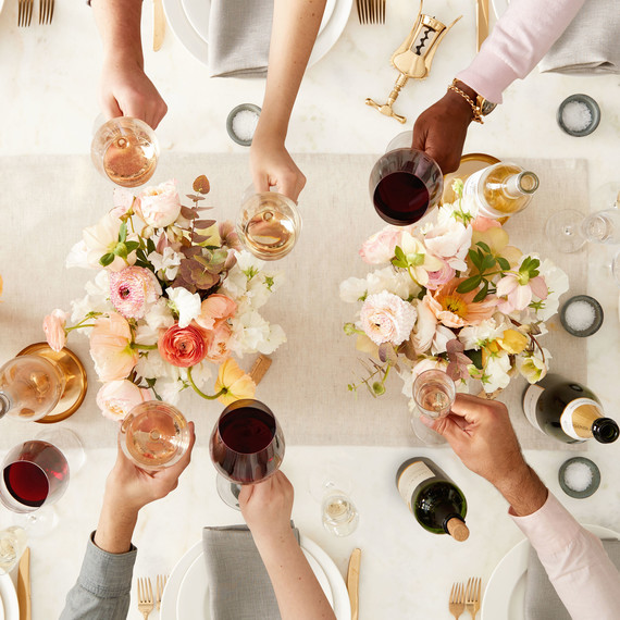 wine toasting table flowers wine toasting table flowers