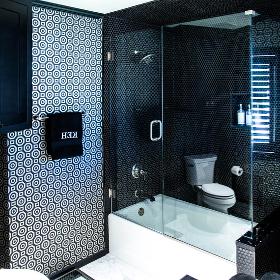 black-shower-tile-1016.jpg (skyword:354958)