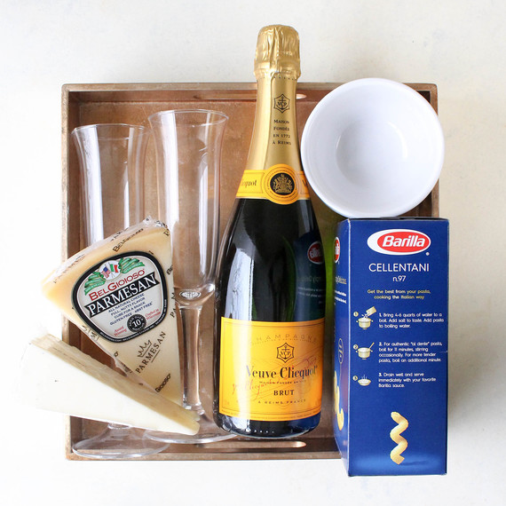 breakfastinbed_topview_1216.jpg (skyword:377236)