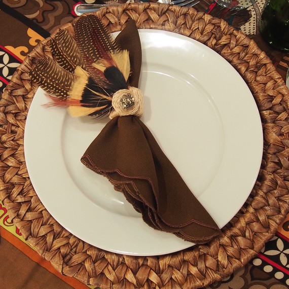 feathernapkin-4-102515.jpg (skyword:195420)