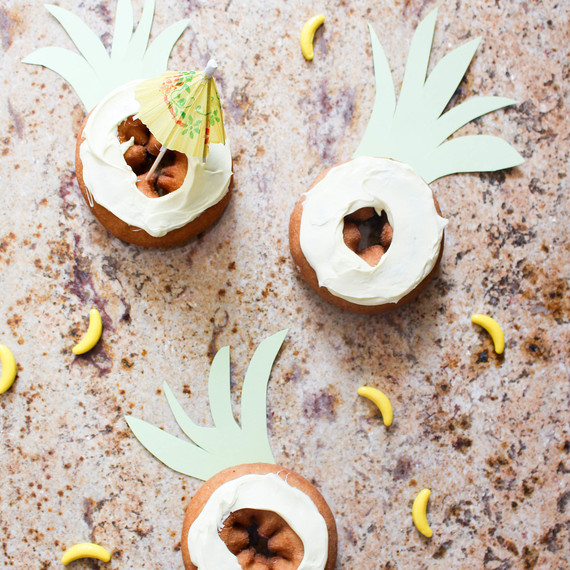 hawiian_doughnuts_luau_0316.jpg (skyword:244829)