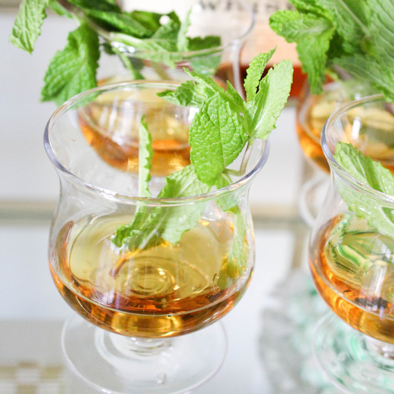 kentucky_derby_bourbon_0416.jpg (skyword:252803)