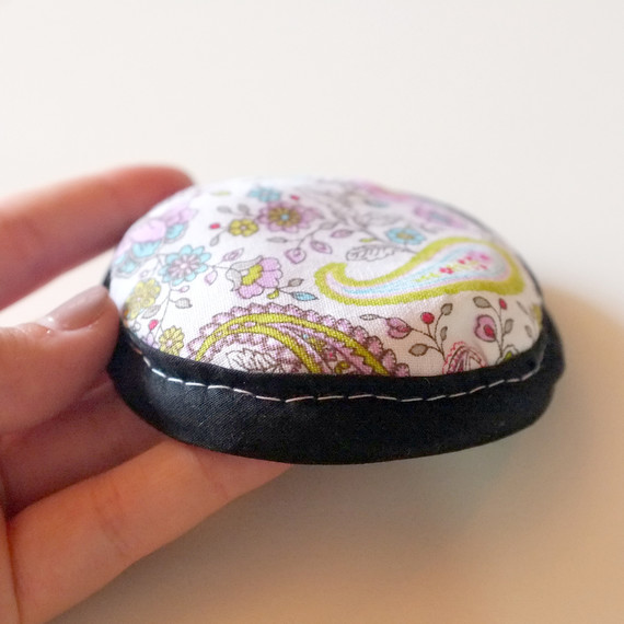 pincushion-step10-0916.jpg (skyword:331165)