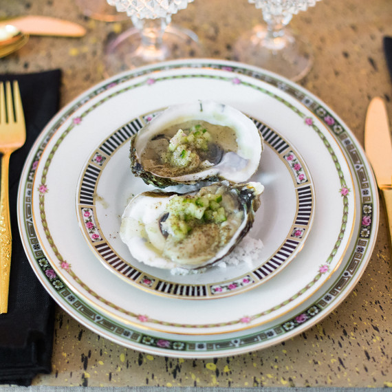 vintage_modern_oysters_0316.jpg (skyword:238525)