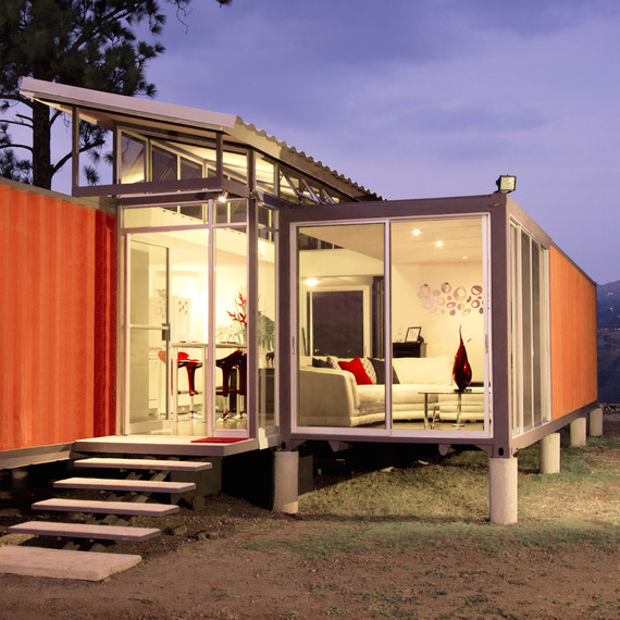 containers-of-hope-1216.jpg (skyword:376677)