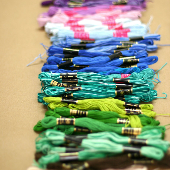 embroidery-thread-11-15.jpg (skyword:206228)