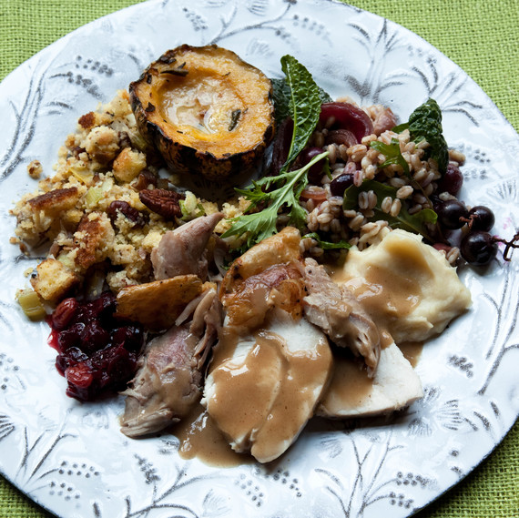 plated Thanksgiving meal 电镀感恩节餐