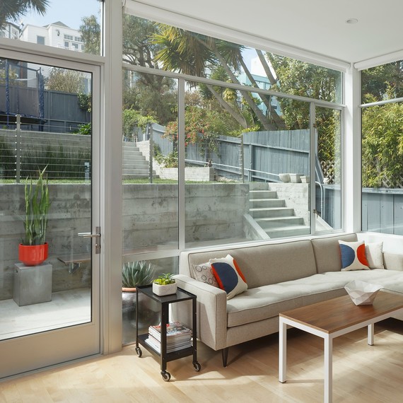 modern-living-room-0916.jpg (skyword:334568)