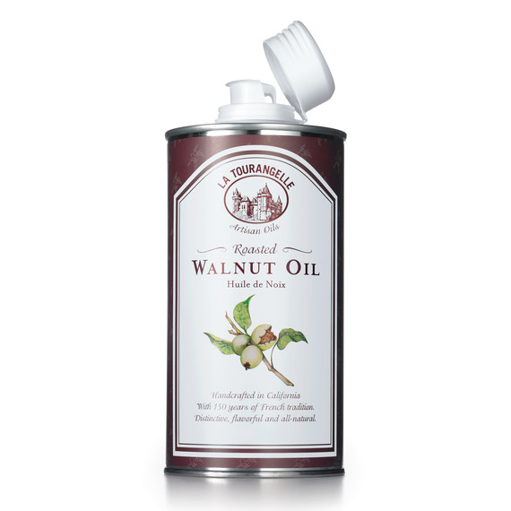 walnut-oil-020-md110599.jpg