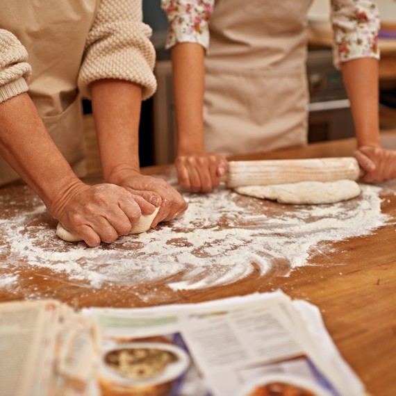 baking-hands-mother-0417